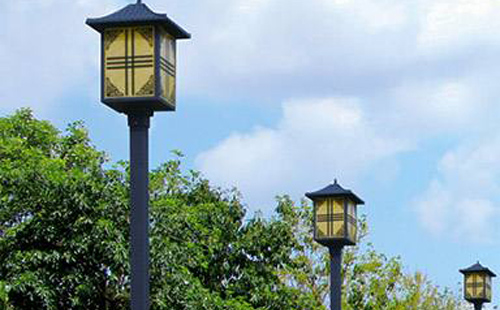 伊宁市庭院灯安装间距与布灯设计全解析